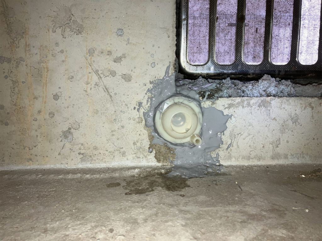 基礎クラックにエポキシ樹脂注入後