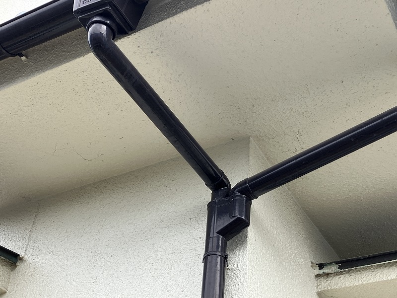 軒天　塗膜のヒビ